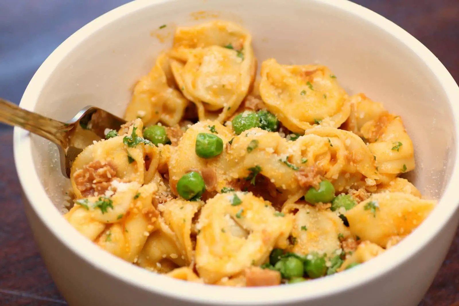 Tortellini with Peas and Prosciutto - Recipe Snobs