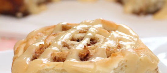 Apple Cider Cinnamon Rolls