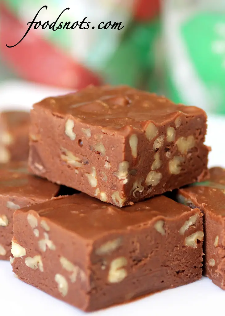 Chocolate Marshmallow Fudge - Recipe Snobs