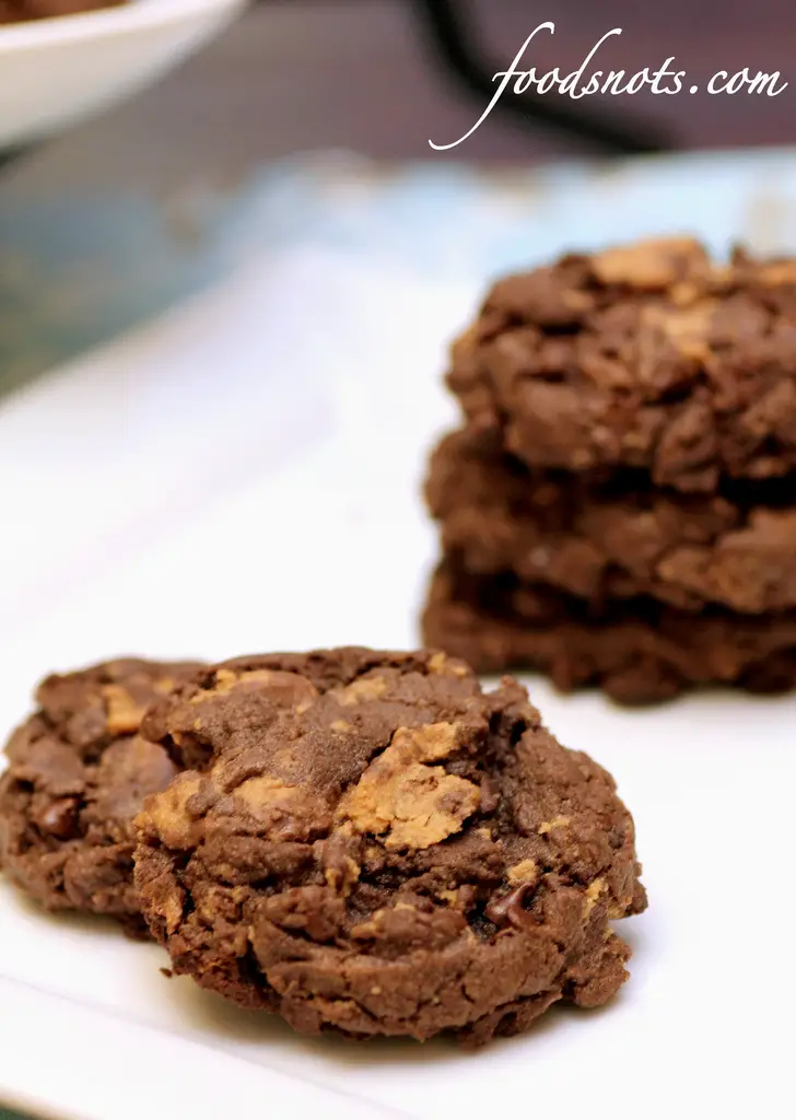 Chocolate Cake Reeses Peanut Butter Chunk Cookies - Recipe Snobs